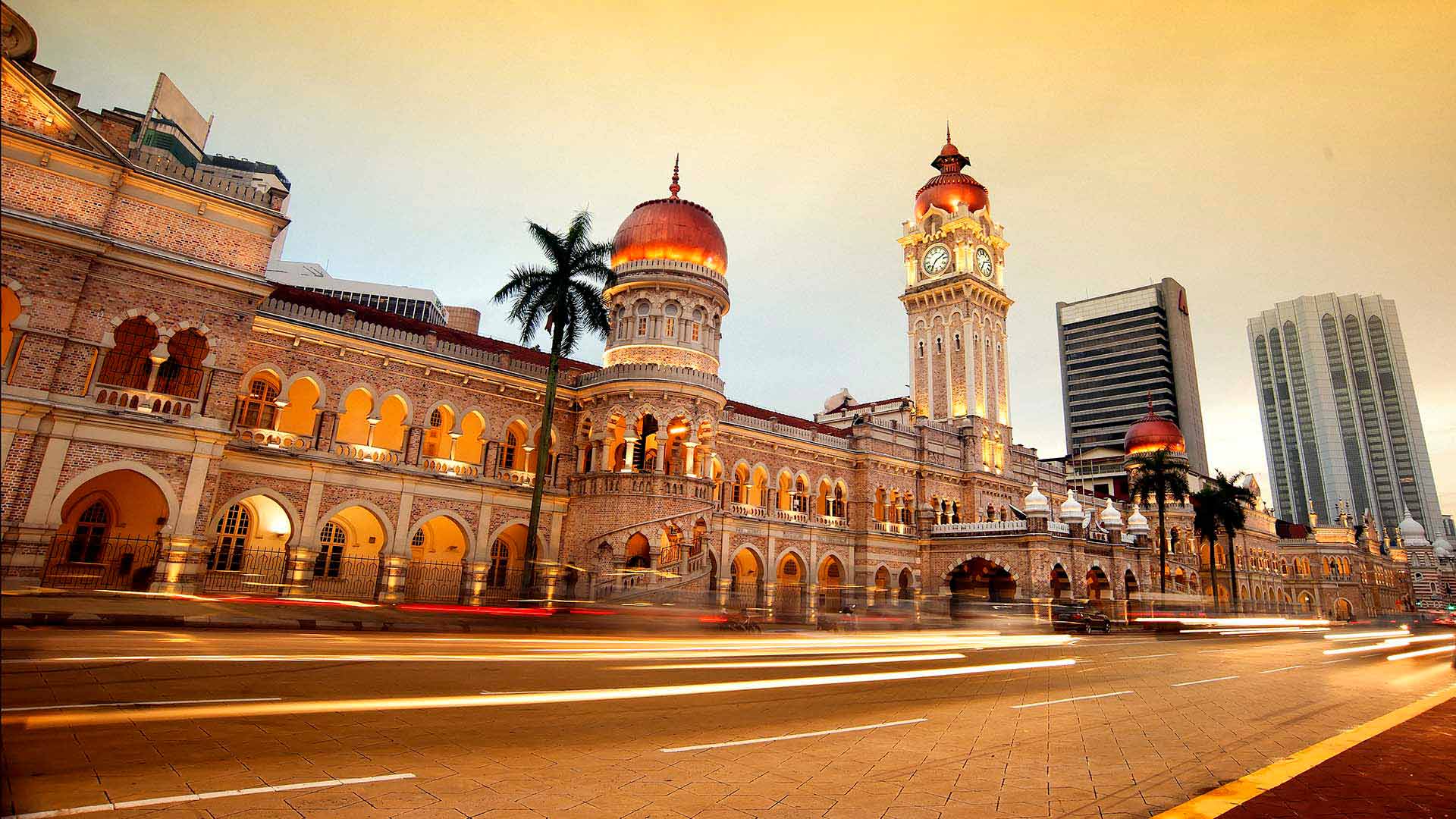 Its a famous railway station    Its a city landmark also